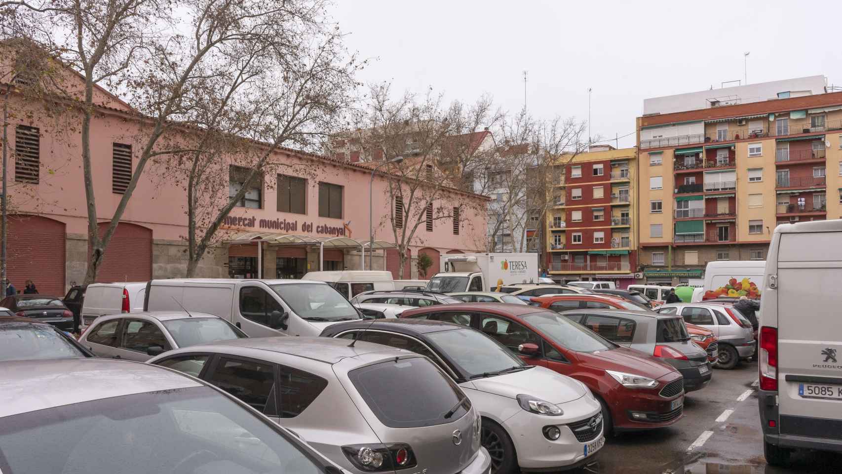 Mercado del Cabanyal, cuya climatización se ha renovado pero no su entorno.