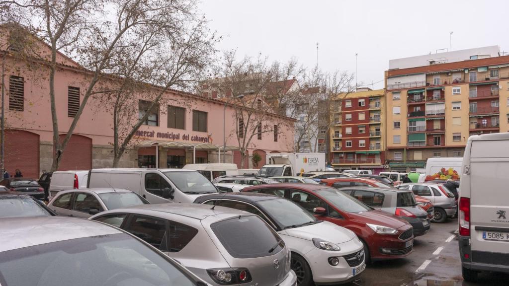 Mercado del Cabanyal, cuya climatización se ha renovado pero no su entorno.