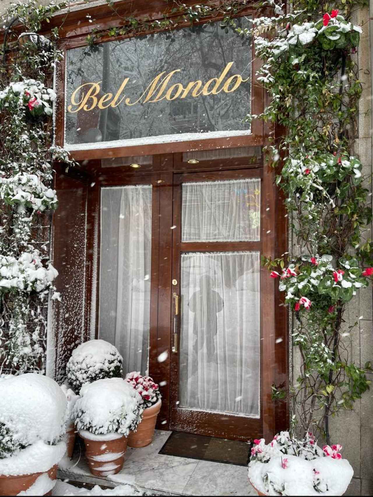 No es decoración navideña, es el Bel Mondo tras el nevazo.