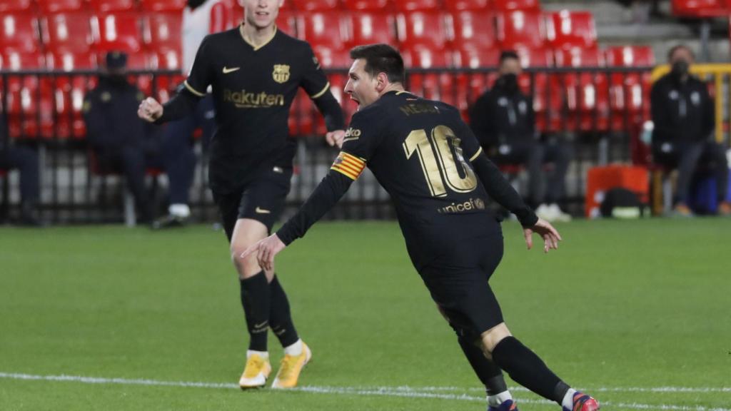 Leo Messi celebra su gol ante el Granada