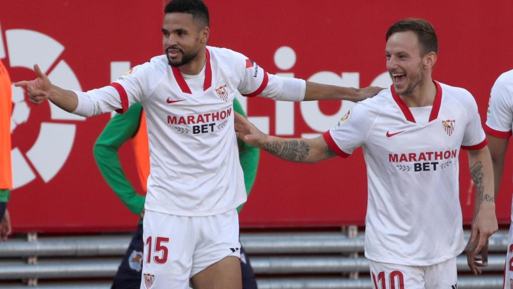 En-Nesiry celebra uno de sus tres goles a la Real Sociedad