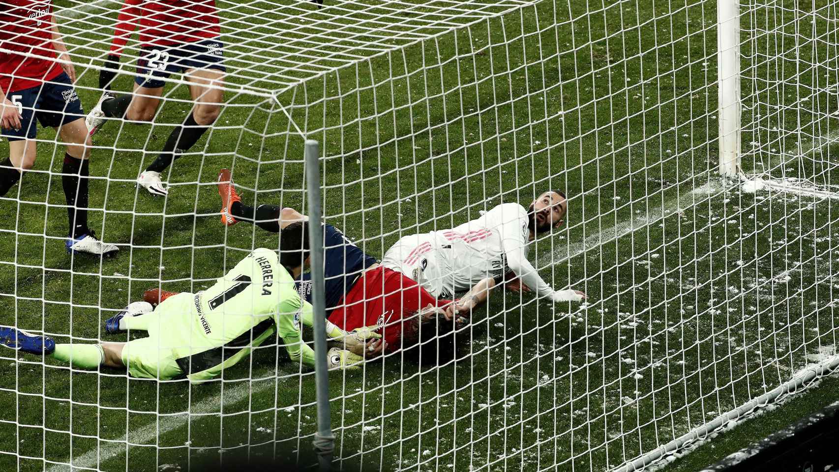 Benzema, en el gol anulado durante el partido frente a Osasuna