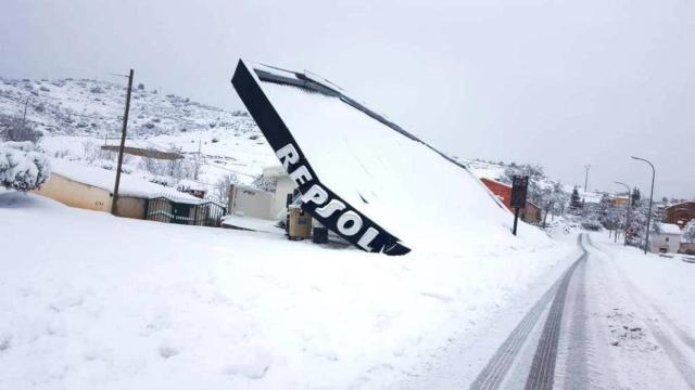 Así ha quedado la gasolinera de Repsol en Priego (Cuenca)