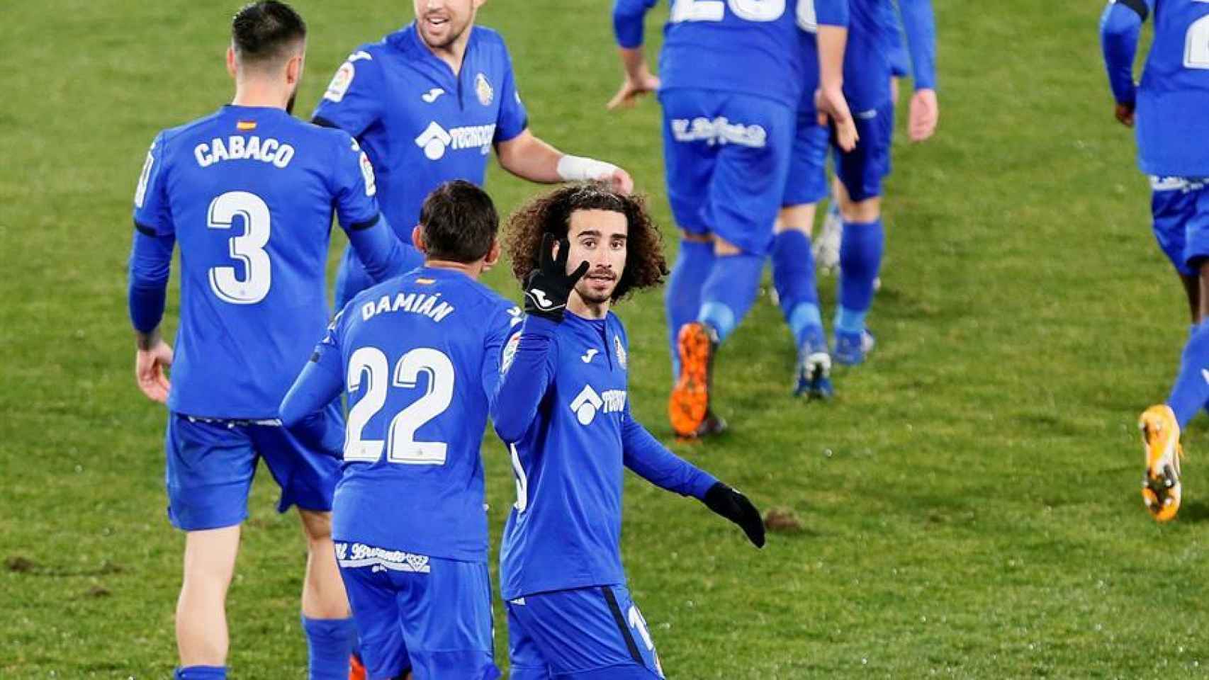 Cucurella celebra su gol para el Getafe ante el Elche