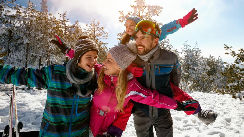 La ropa para la nieve que necesitas: prepárate para los días más fríos con estos productos