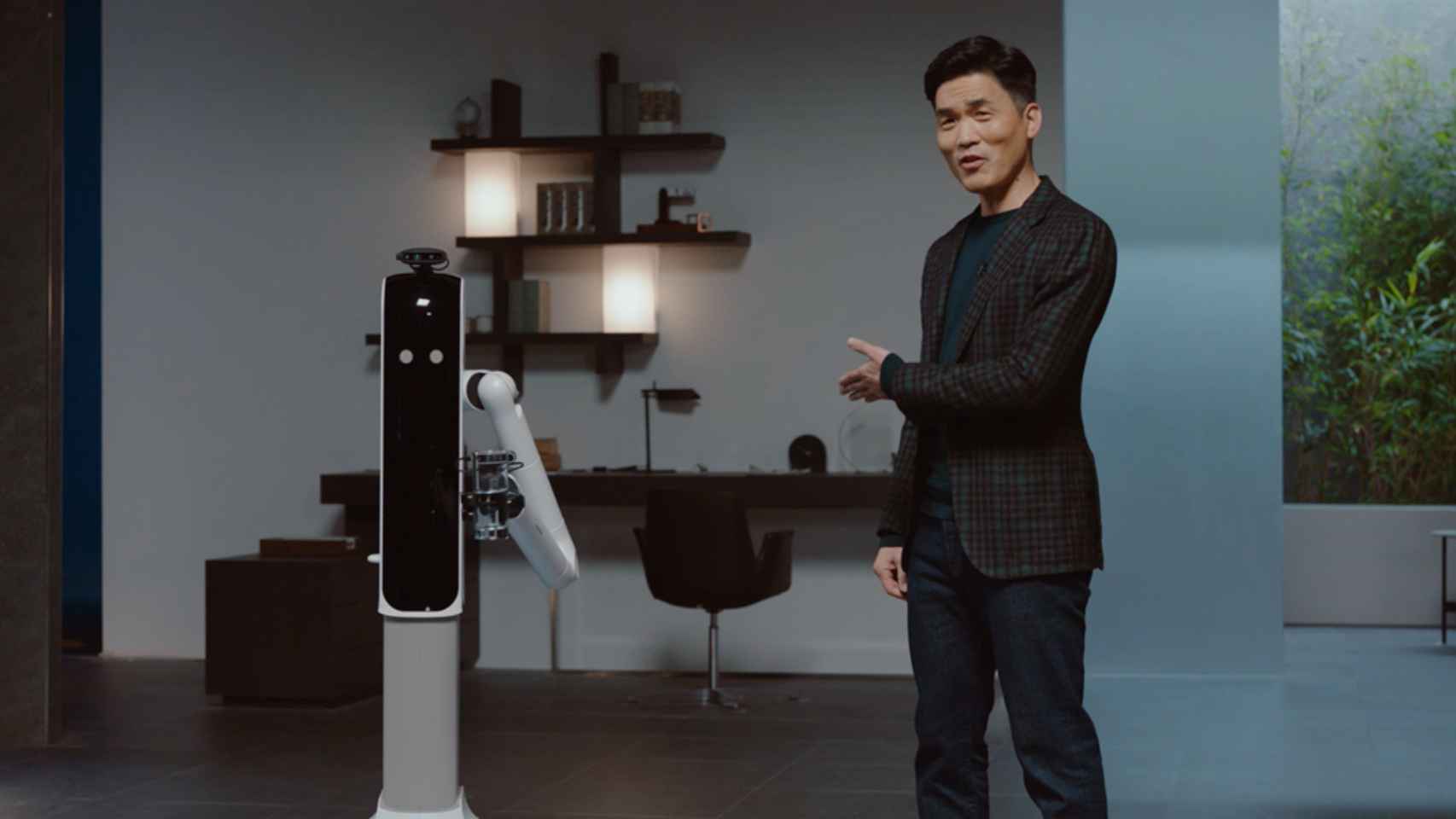 Los robots de Samsung servirán como asistentes de los usuarios.