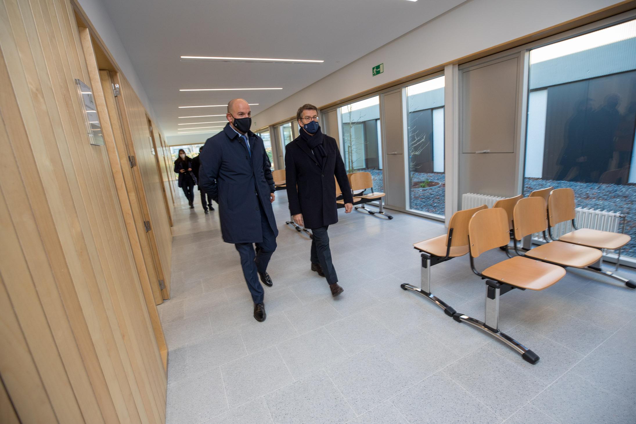 El presidente de la Xunta de Galicia, Alberto Núñez Feijóo, en la inauguración del centro de salud de O Milladoiro (Consellería de Sanidade).