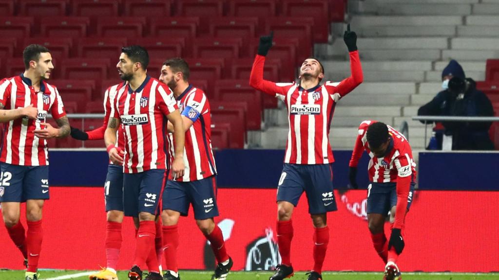 Ángel Correa celebra su gol con el Atlético de Madrid ante el Sevilla