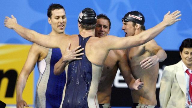 Klete Keller junto a Michael Phelps celebrando una victoria en los Juegos Olímpicos