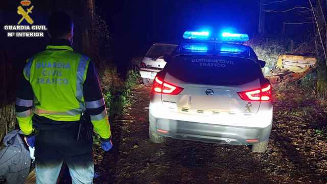 La Guardia Civil detiene en Ponteareas a un varón por conducir de forma temeraria.