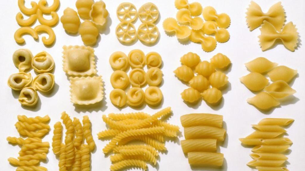 Bodegón con diversos tipos de pasta.