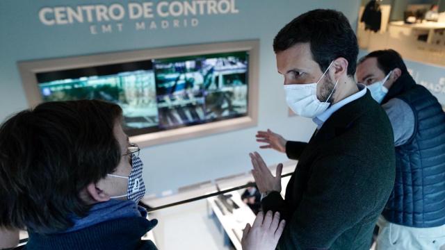 El presidente del PP, Pablo Casado, con el alcalde de Madrid, José Luis Martínez-Almeida, este miércoles.