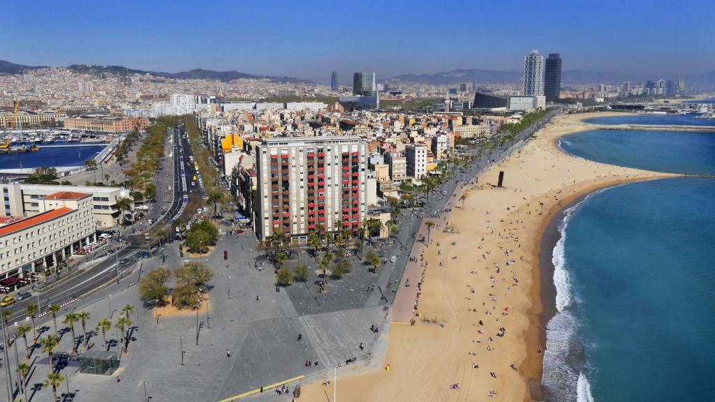 La Barceloneta, harta de estar sin luz por un fallo en las redes eléctricas de Endesa