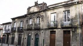 La fachada de la casa de López Pedre, en la Rúa do Pombal.