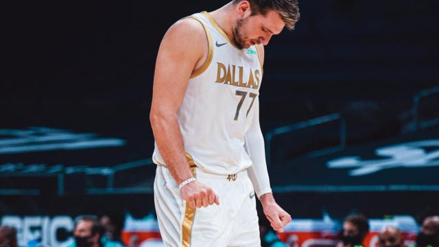 Luka Doncic, durante un partido con los Dallas Mavericks. Foto: Twitter (@DallasMavs)