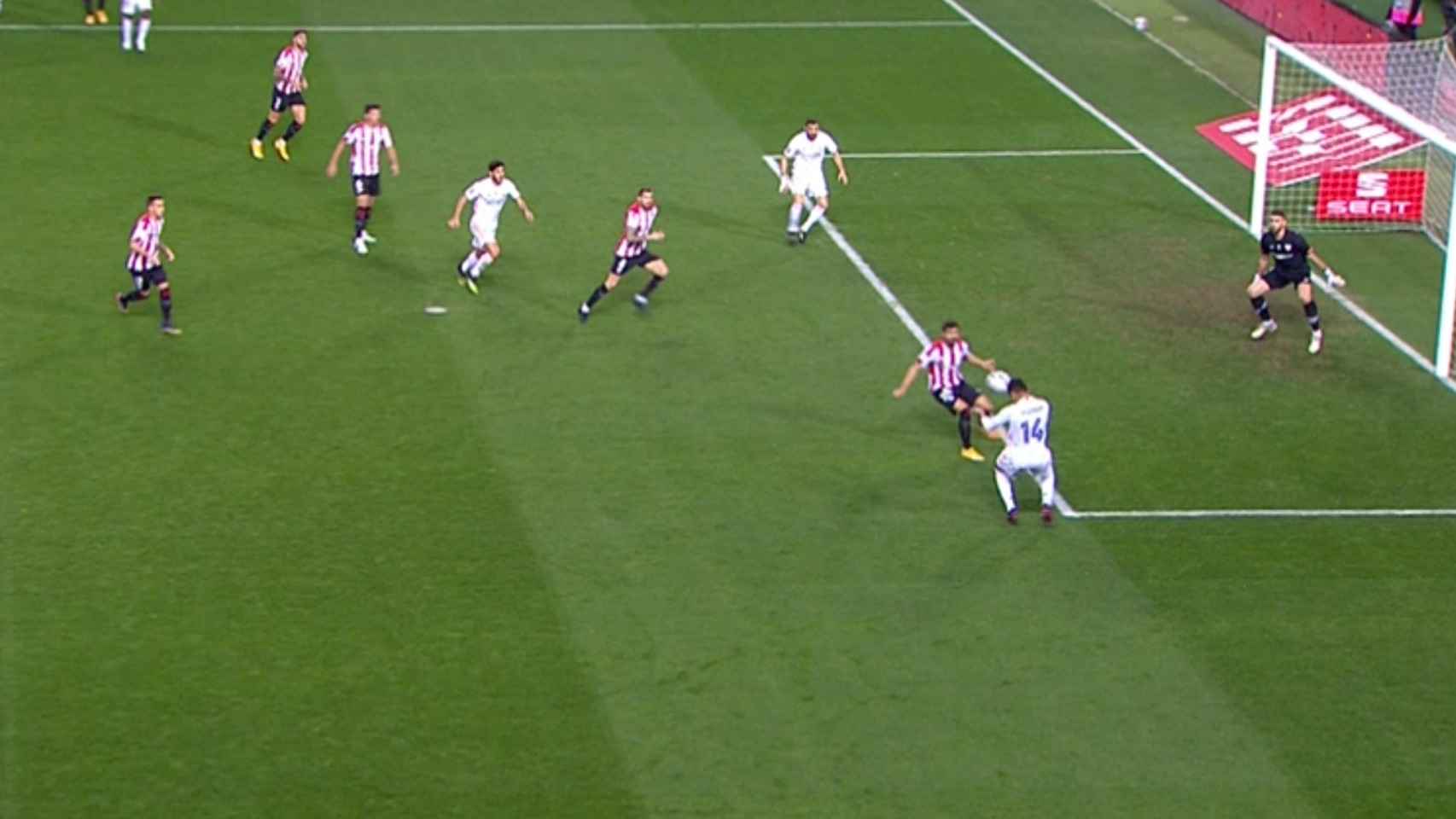 Posición legal de Benzema en el gol al Athletic Club