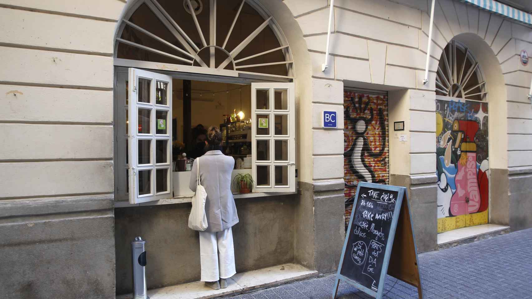 Una cafetería en Baleares ante las nuevas restricciones.