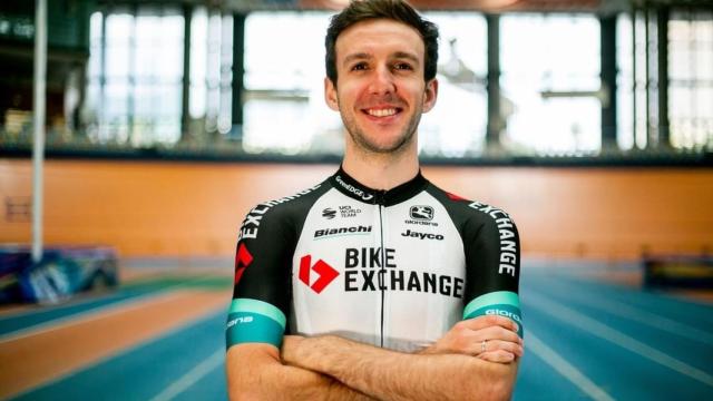 Simon Yates, con el maillot del Team BikeExchange Greenedge Cycling