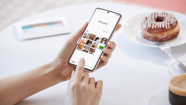 La cámara de los Galaxy S21 puede eliminar personas de las fotos
