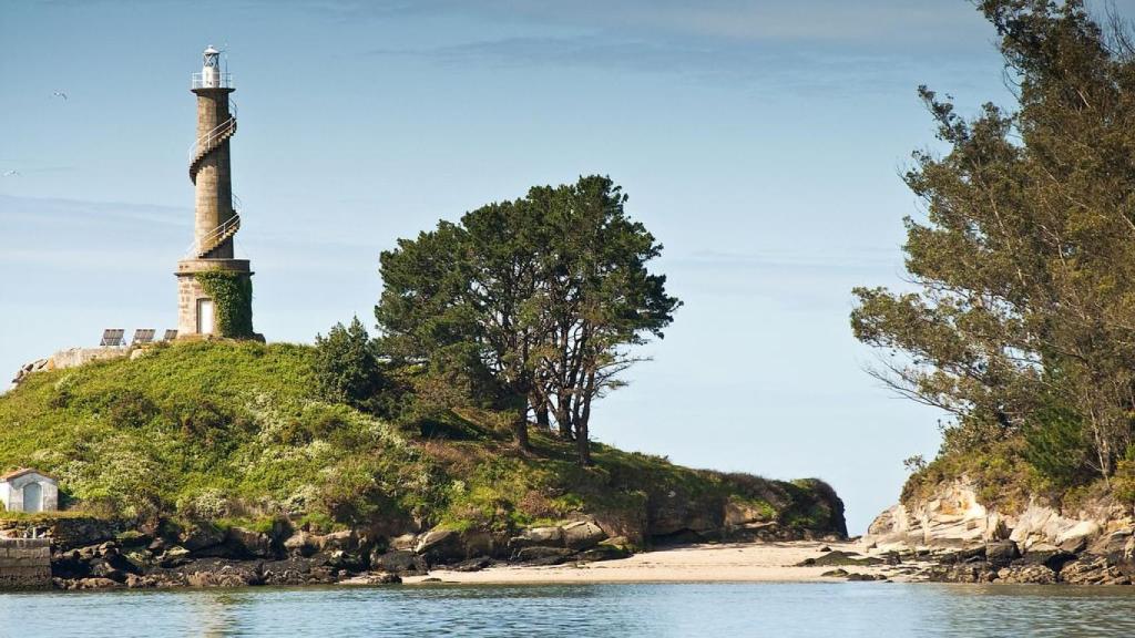 Faro de Tenlo Chico, Illa de Tambo.