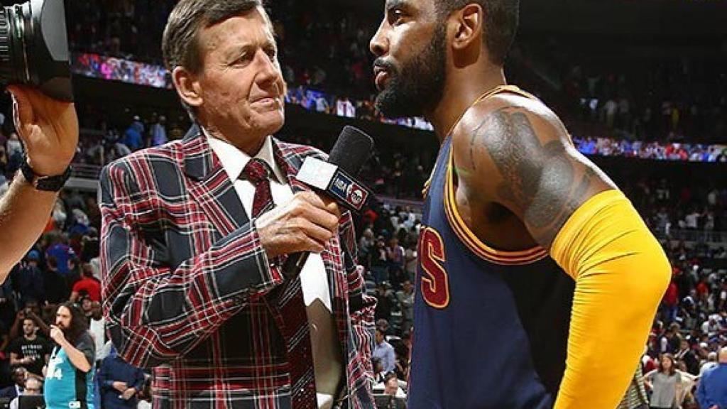 Kyrie Irving y el periodista Mr. Sager