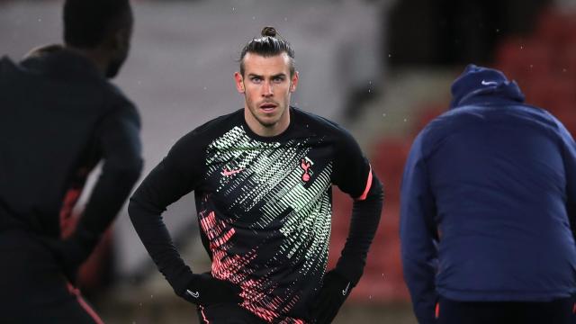 Gareth Bale, calentando en un partido del Tottenham Hotspur