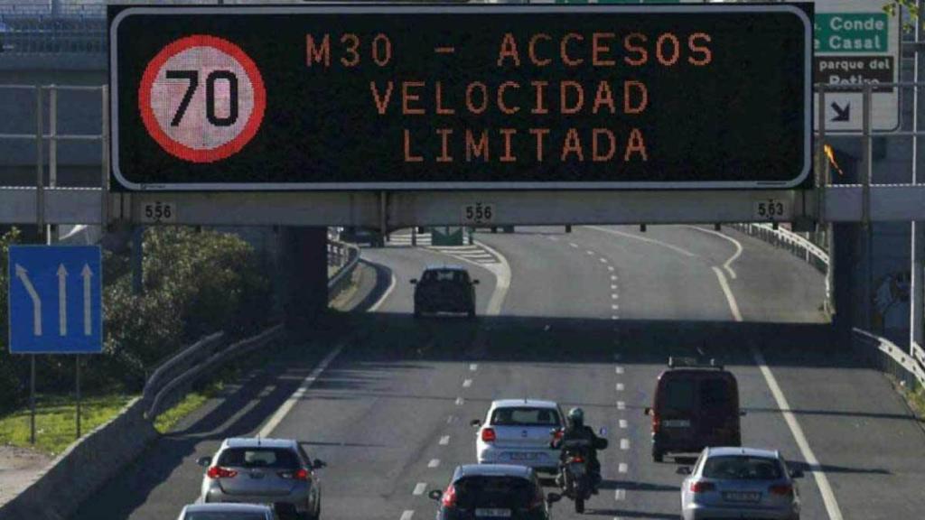 La velocidad se reduce a 70 km/h con un episodio de contaminación.