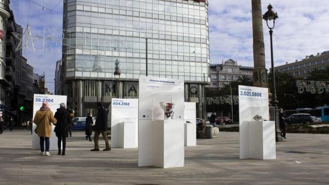 Exposición contra el vandalismo en baños en el Obelisco.