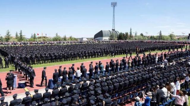 Acto de jura de los 2.593 agentes que integran la XXXIII Promoción de la Escala Básica de la Policía Nacional, en 2019 en la Escuela Nacional de Policía de Ávila.