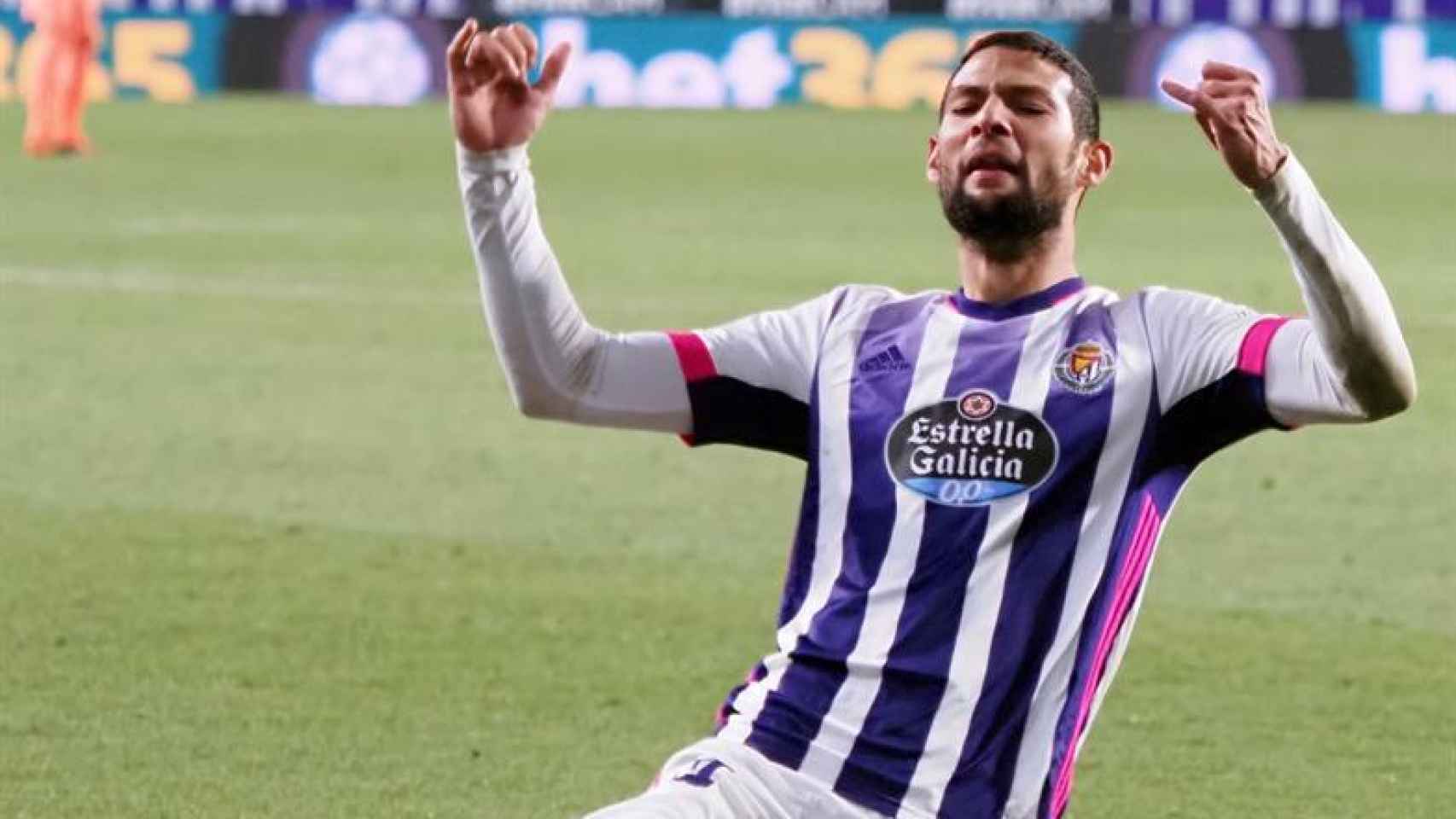 Joaquín Fernández celebra su gol con el Valladolid ante el Elche en la jornada 19 de La Liga