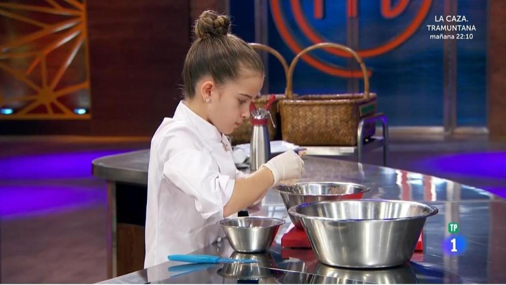 Aurora minutos antes del alzarse con el premio de 'MasterChef Junior 8'.