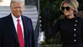 Donald Trump y Melania saliendo de la Casa Blanca este miércoles.