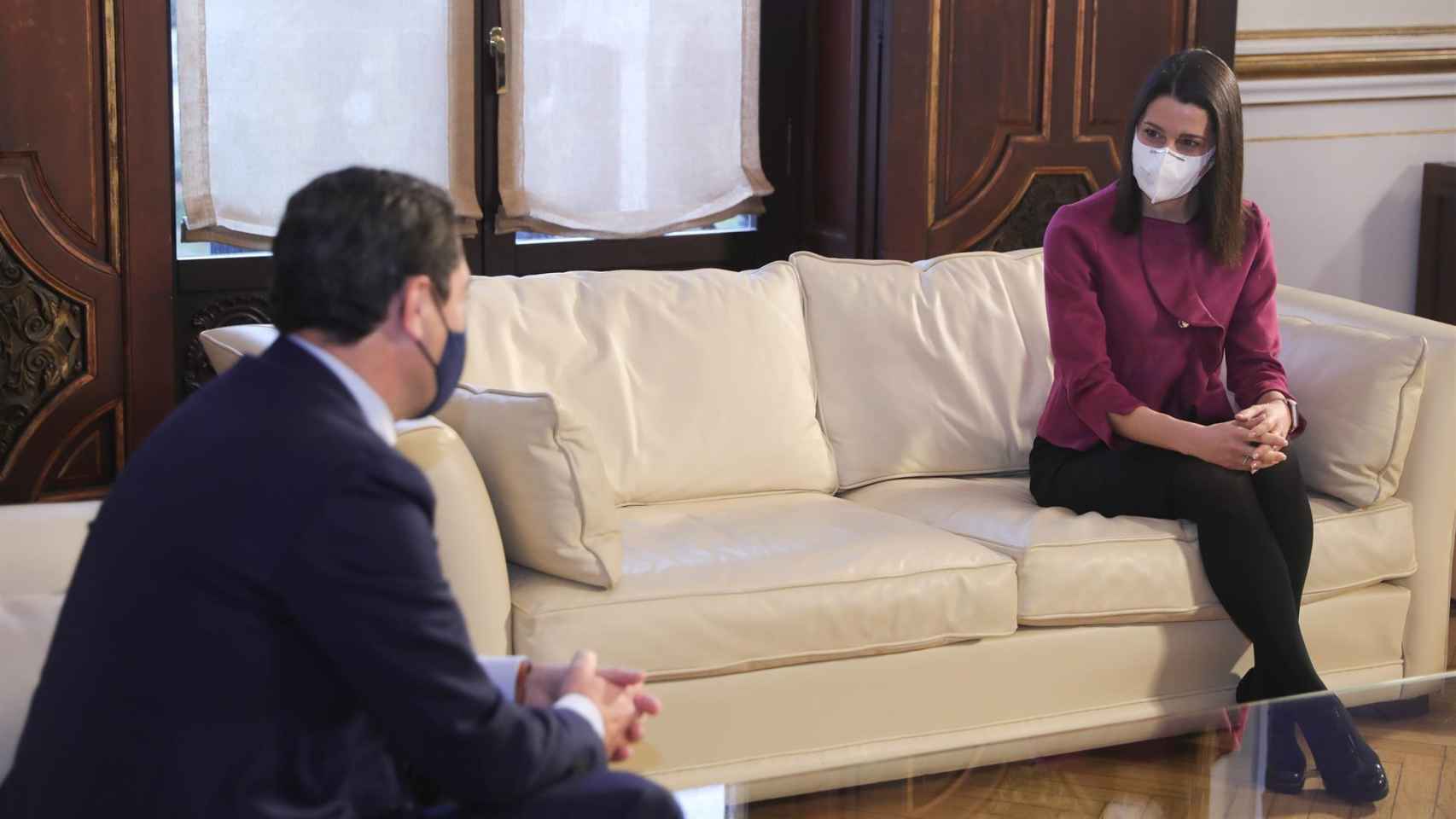 El presidente de la Junta de Andalucía, Juanma Moreno, y la presidenta de Cs, Inés Arrimadas.