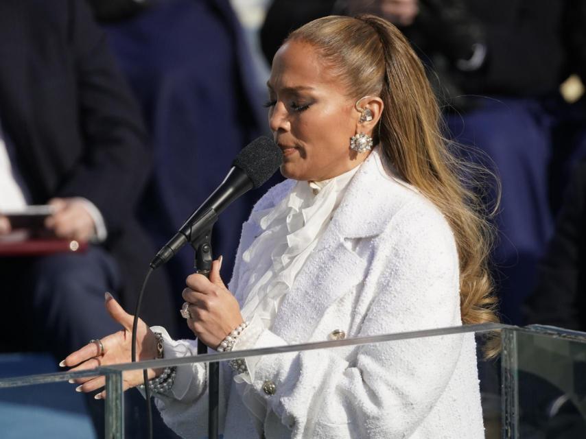 Jennifer Lopez cantando 'America the beautiful' en Washington DC.