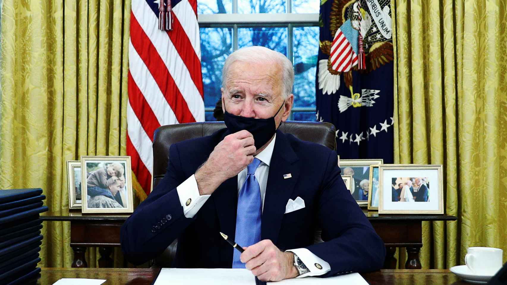 Joe Biden firma sus primeras órdenes ejecutivas como presidente de Estados Unidos