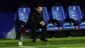 Diego Pablo Simeone, en la banda de Ipurua