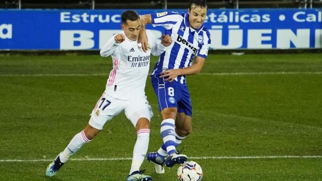 Lucas Vázquez pelea con Tomas Pina