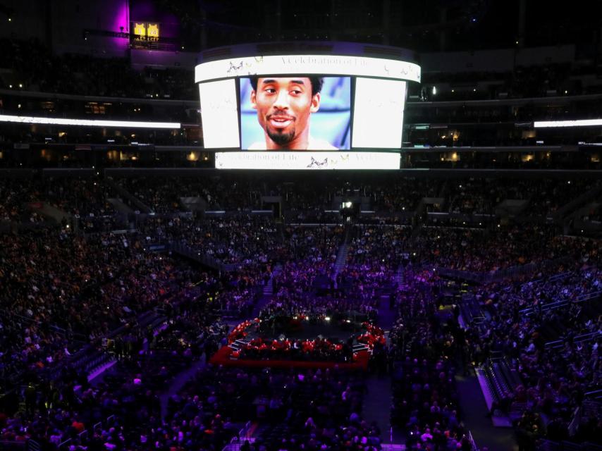 El funeral de Kobe Bryant en el Straples Center