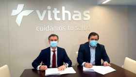 El presidente de Philips Ibérica, Juan Sanabria, y el director general del Grupo Vithas, Pedro Rico.