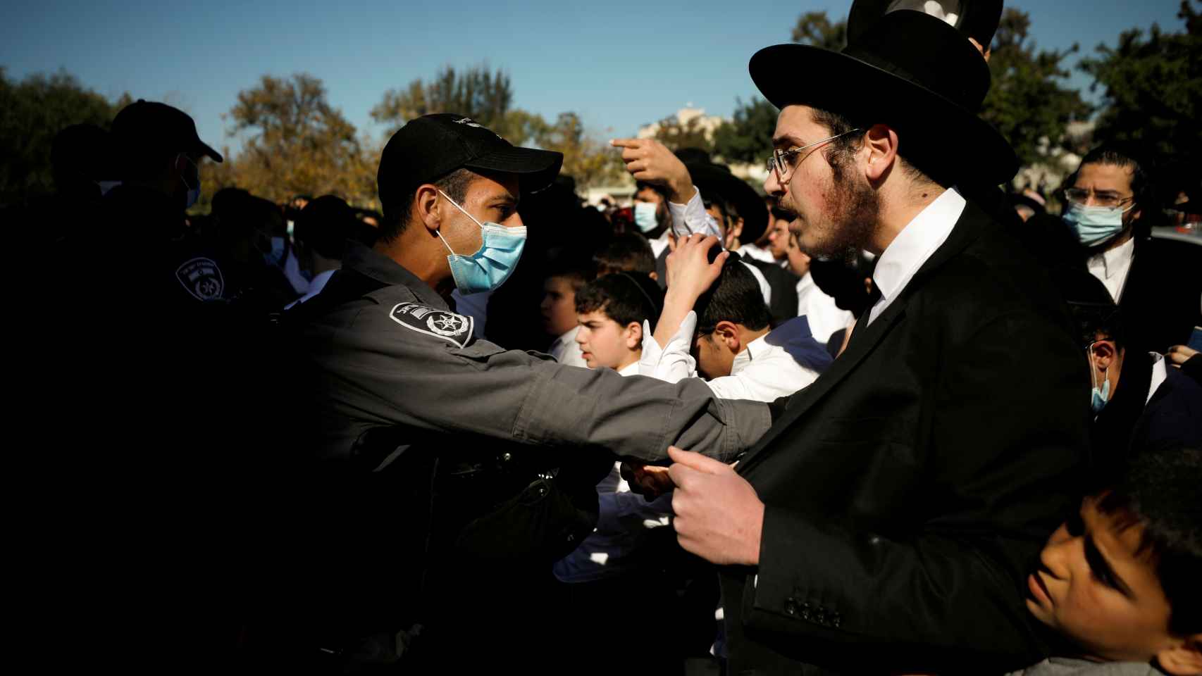 Manifestación de judíos ultraortodoxos contra las restricciones en Israel.