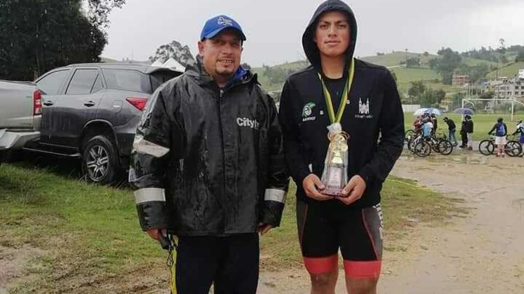 Daniel Pedraza Castillo, a la derecha, durante una prueba. Foto: Instagram (danielpedrazacastillo)