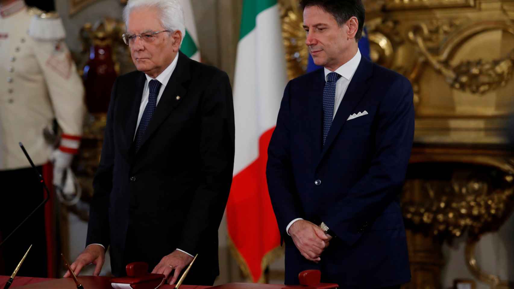 El presidente de la República italiana, Sergio Mattarella (i), y el primer ministro, Matteo Renzi, en septiembre de 2019.