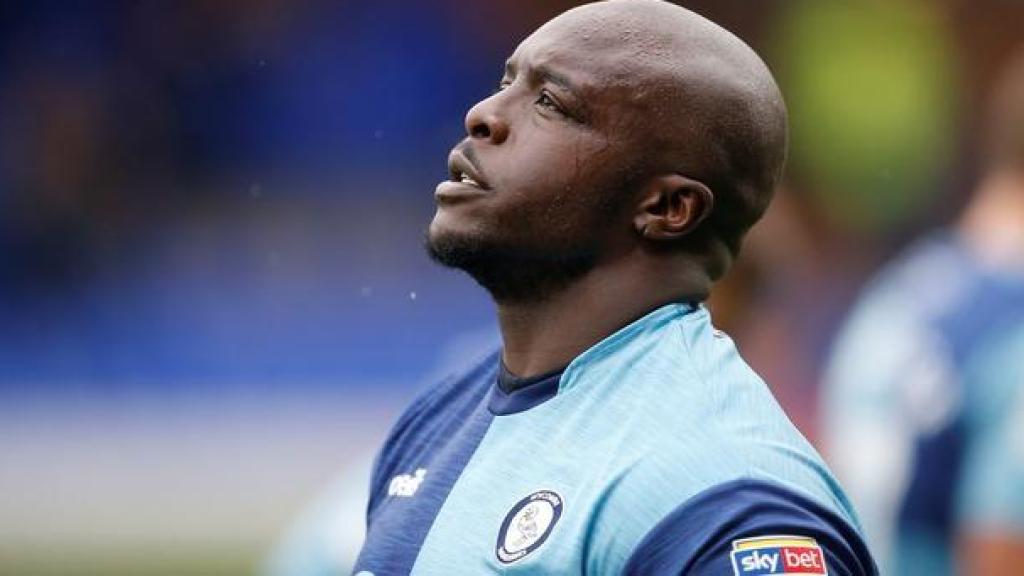 El futbolista Adebayo Akinfenwa