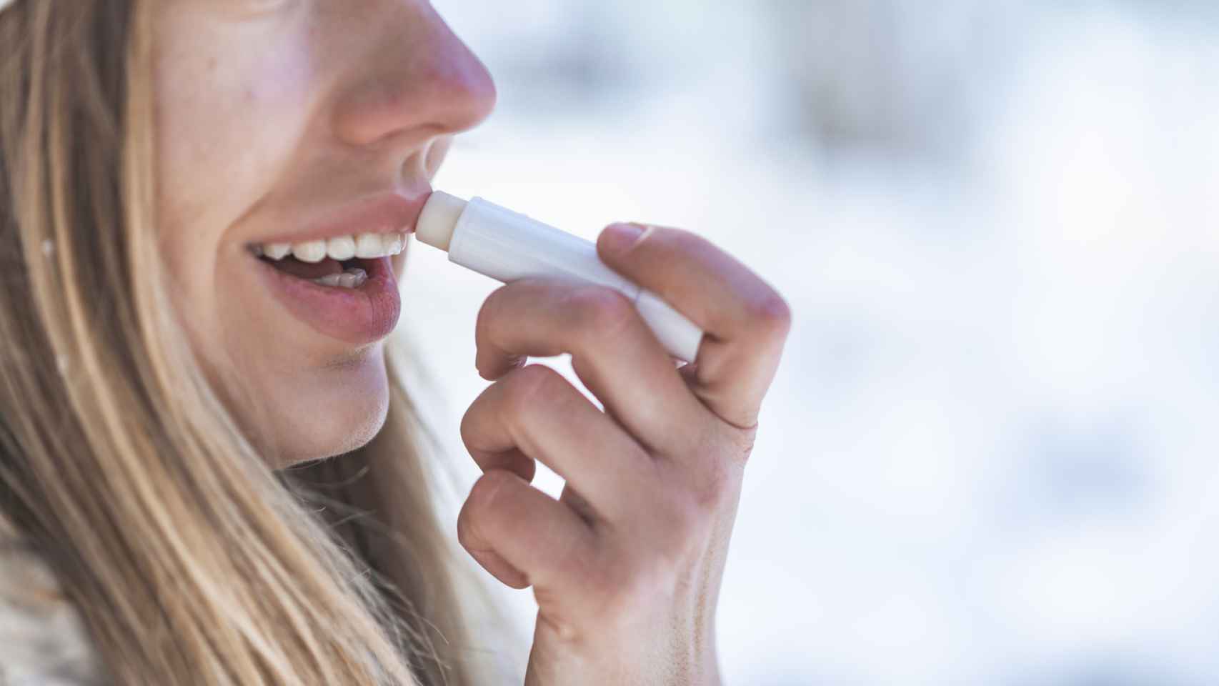 Es imprescindible proteger nuestros labios frente al frío: estos son los productos que necesitas