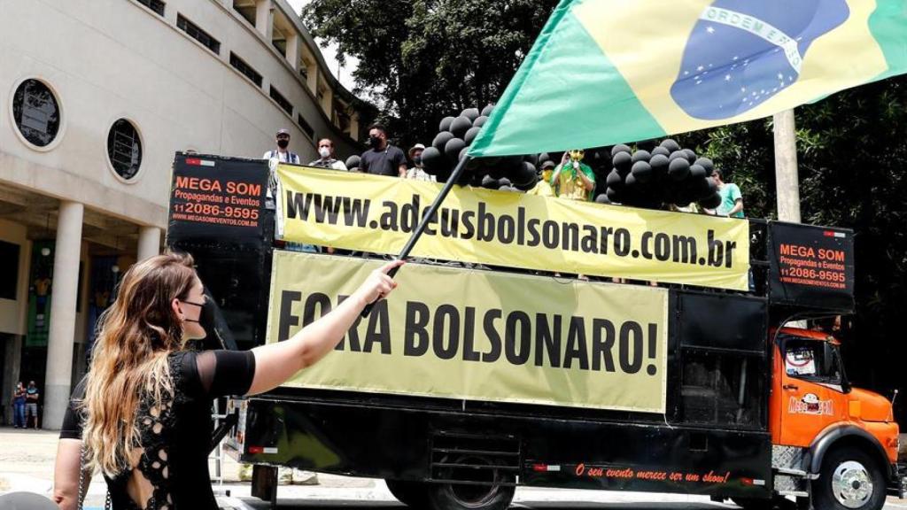 Manifestantes de centro derecha, en contra del presidente de Brasil.