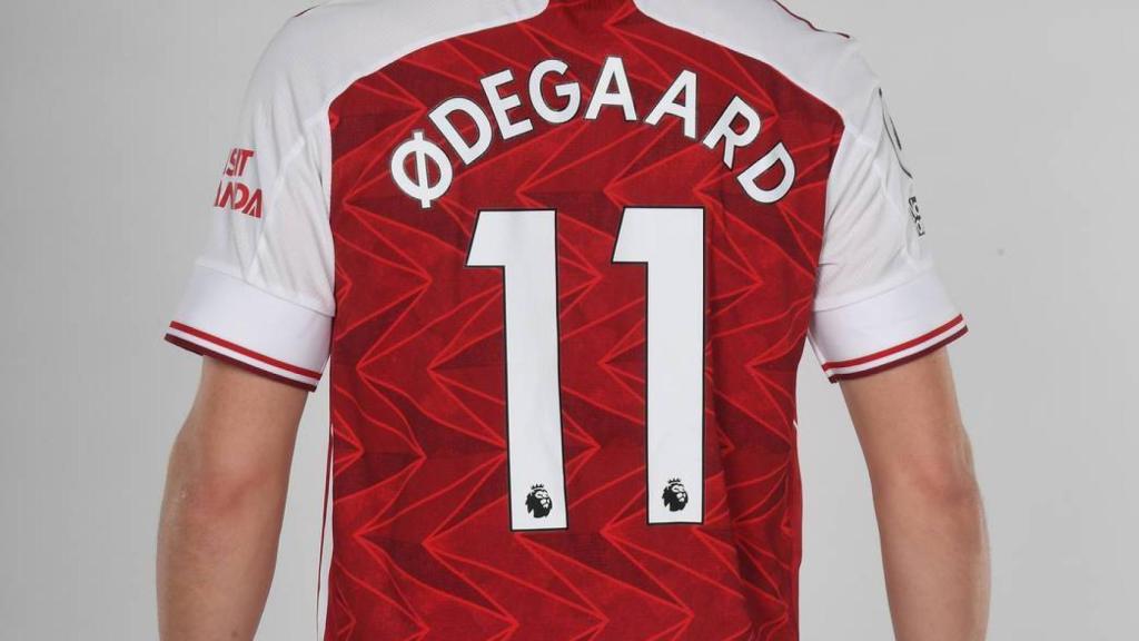 Martin Odegaard, con la camiseta del Arsenal. Foto: arsenal.com