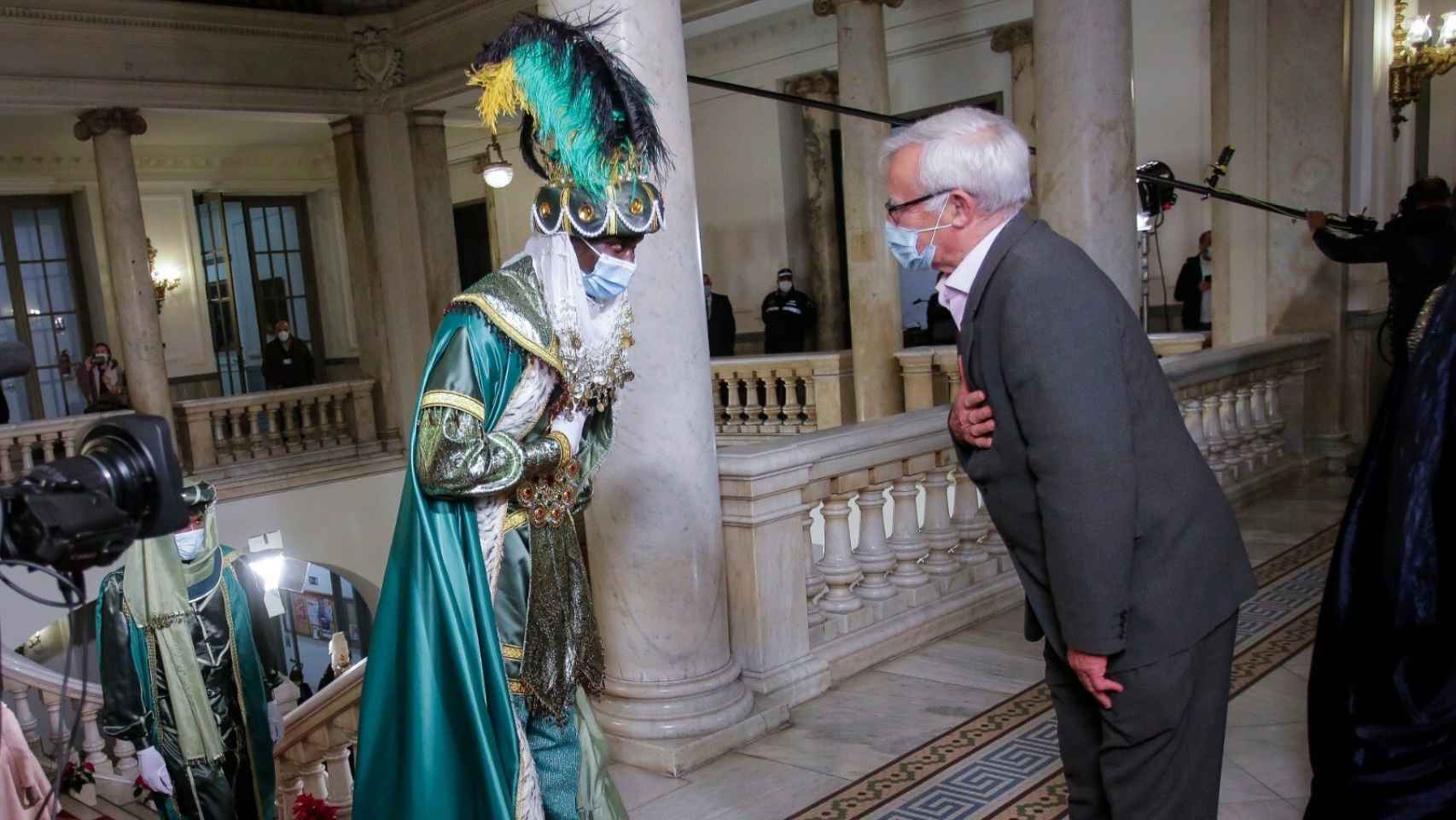Joan Ribó recibe al rey Baltasar. EE