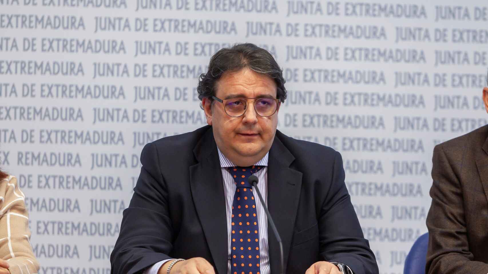 El vicepresidente segundo de la Junta de Extremadura y consejero de Sanidad y Políticas Sociales, Jose María Vergeles.