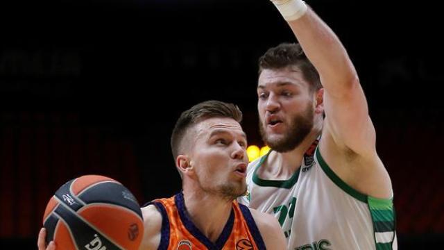 El Valencia se queda sin victoria gracias a la heroica del Zalgiris