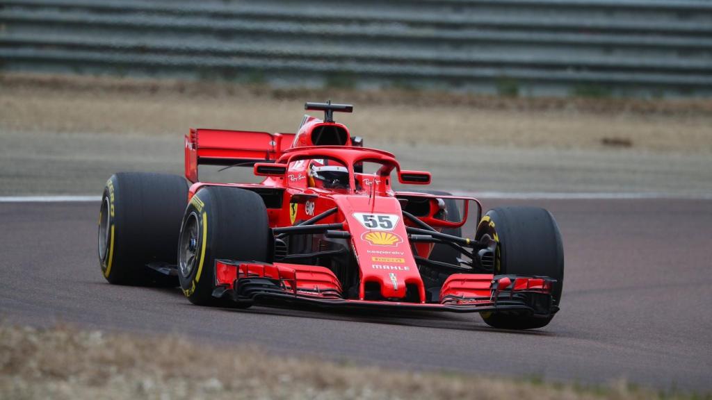 Carlos Sainz Jr. conduciendo un Ferrari por primera vez